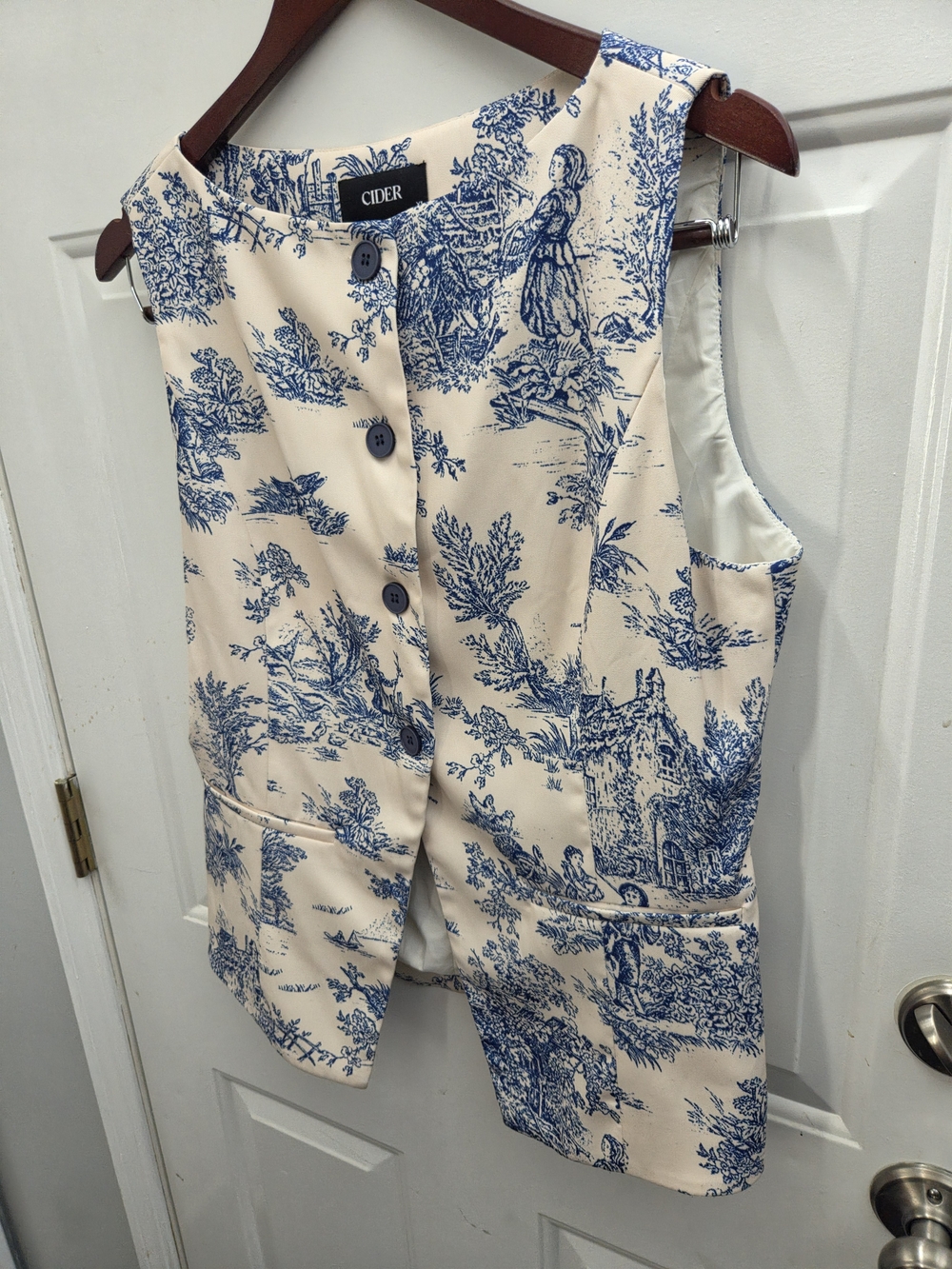 Cider Blue Toile Sleeveless Vest - Picture 5 of 8